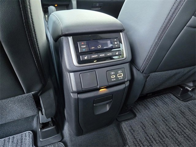 New 2025 Subaru Ascent Limited image 8