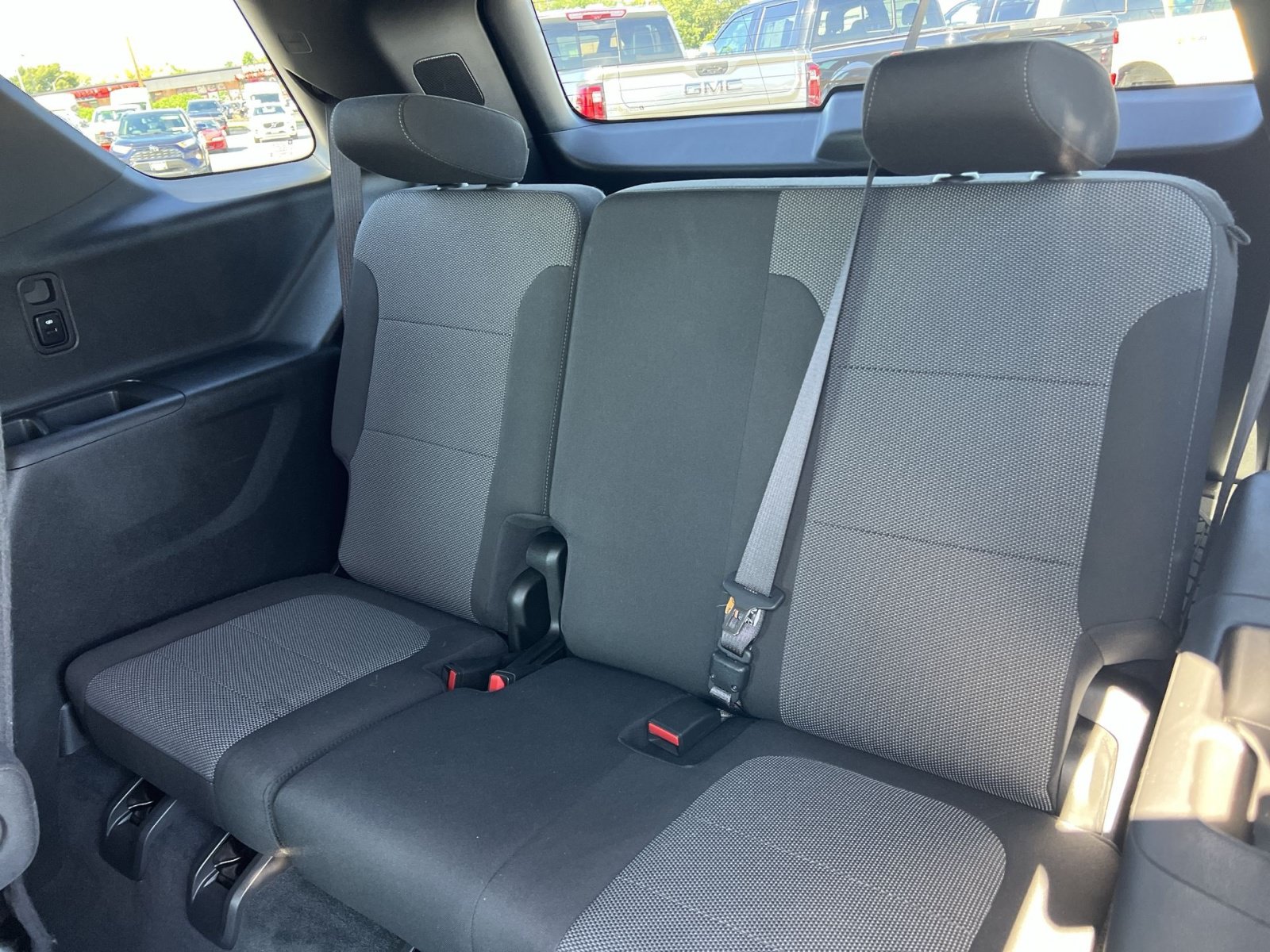 Used 2023 Chevrolet Traverse LT FWD image 24