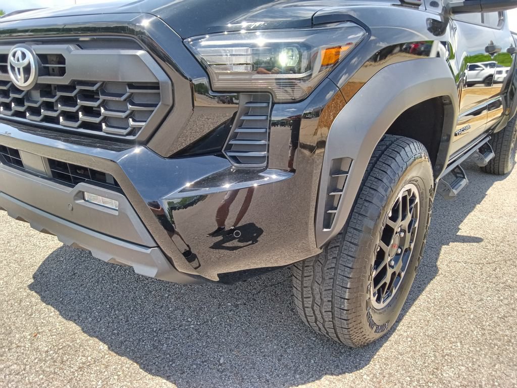 Used 2024 Toyota Tacoma TRD Off-Road w/ TRD Off Road Upgrade Package AWD/4WD image 9