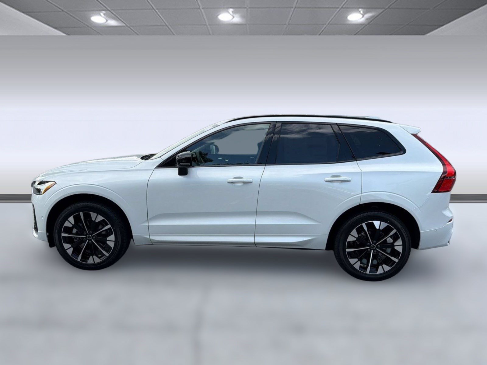 New 2026 Volvo XC60 B5 Ultra w/ Climate Package AWD/4WD image 2