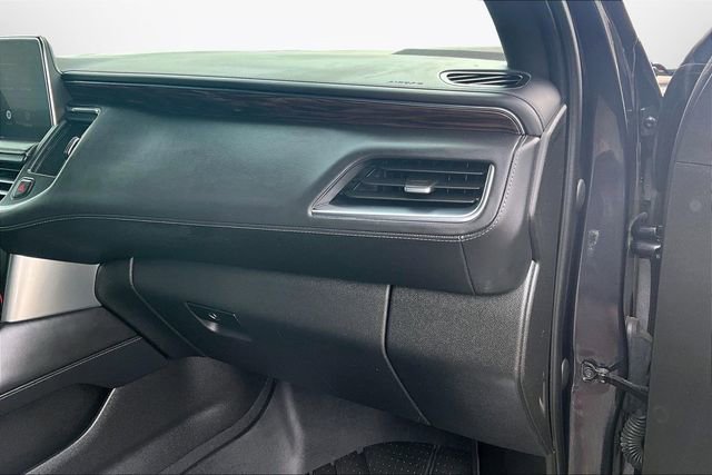 Used 2023 Chevrolet Tahoe Z71 w/ Luxury Package AWD/4WD image 15