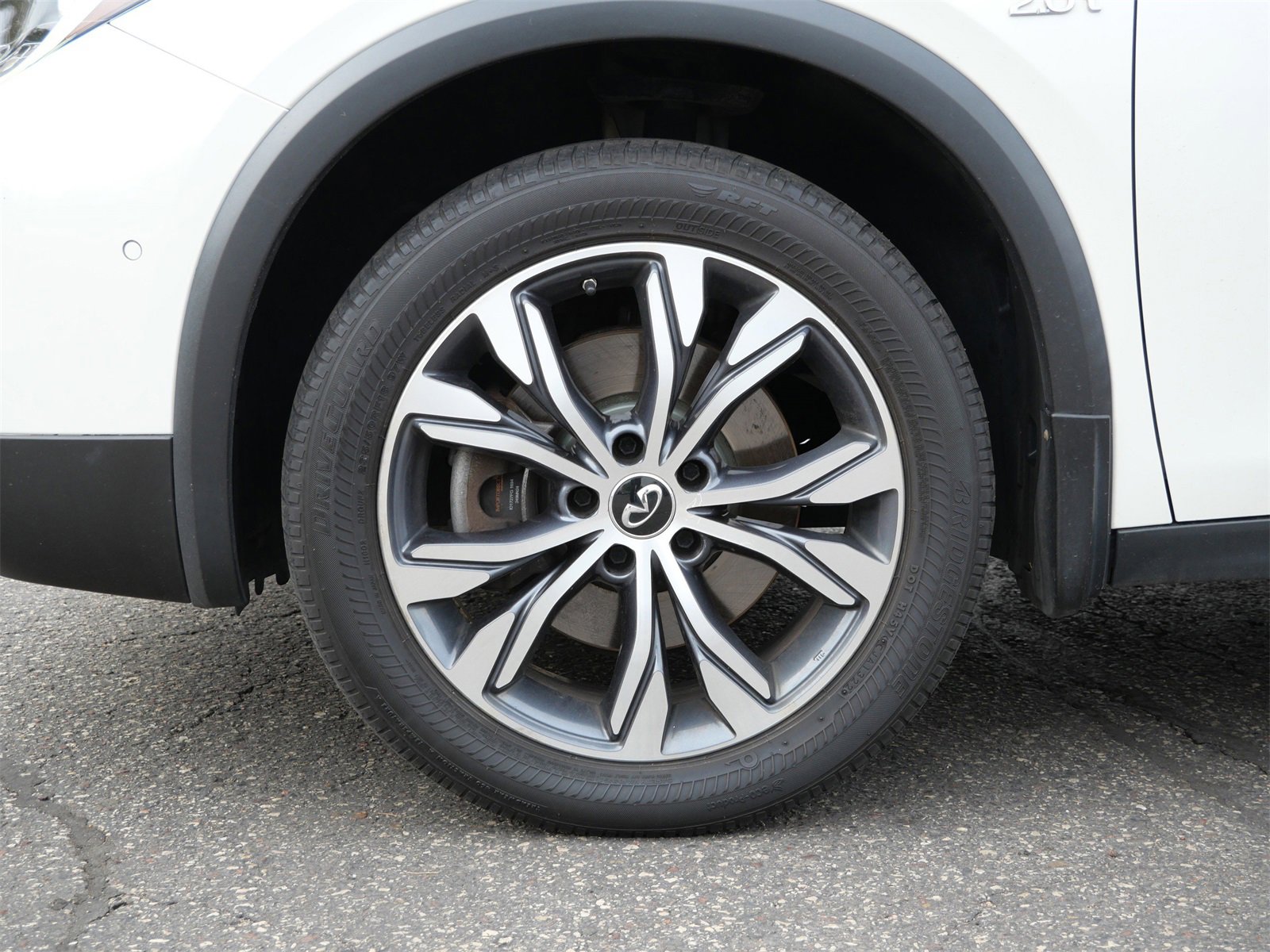 Used 2017 INFINITI QX30 Premium w/ Navigation Package image 7