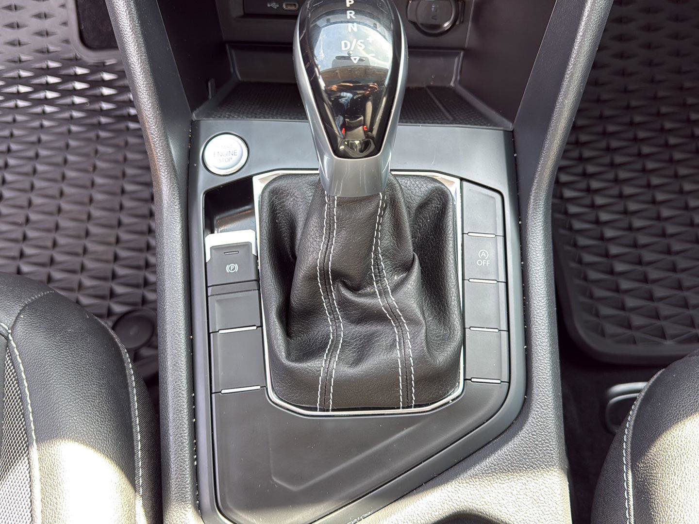 Used 2022 Volkswagen Taos SE image 19