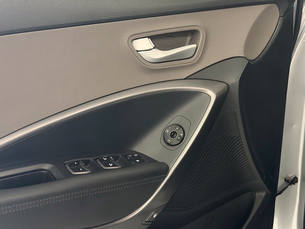 Used 2017 Hyundai Santa Fe Sport AWD/4WD image 13
