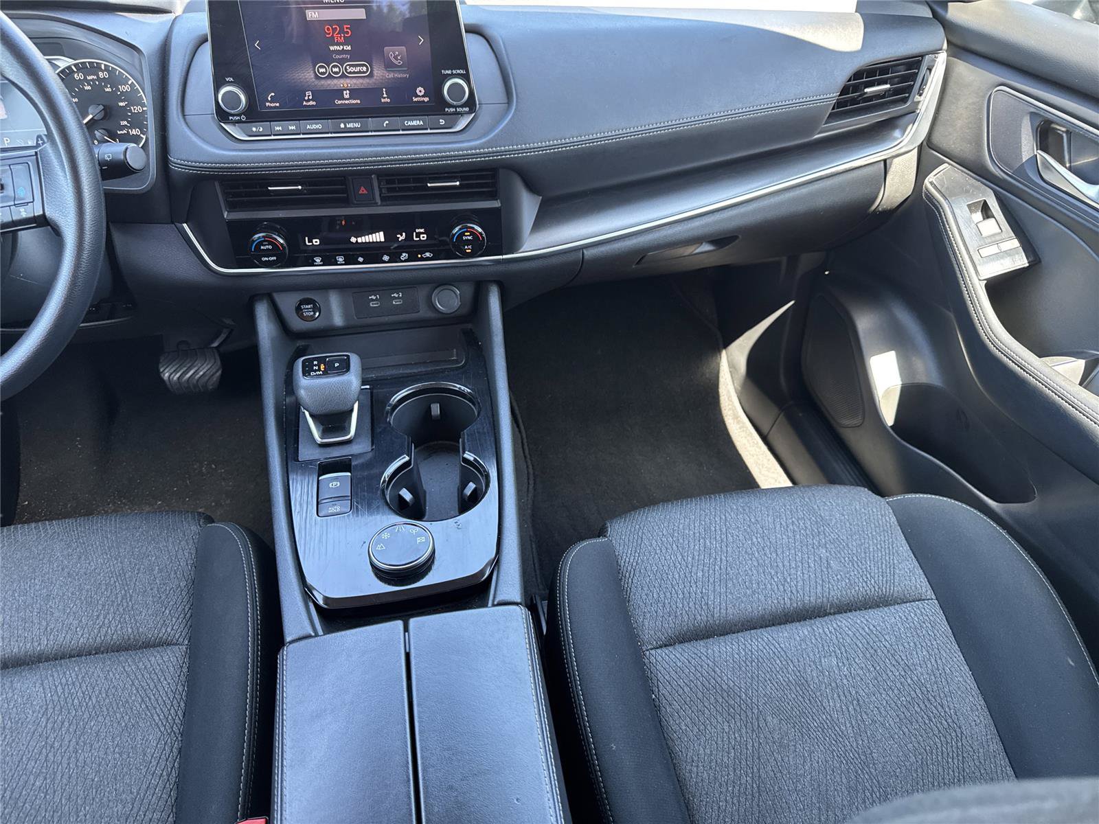 Used 2024 Nissan Rogue SV AWD/4WD image 16