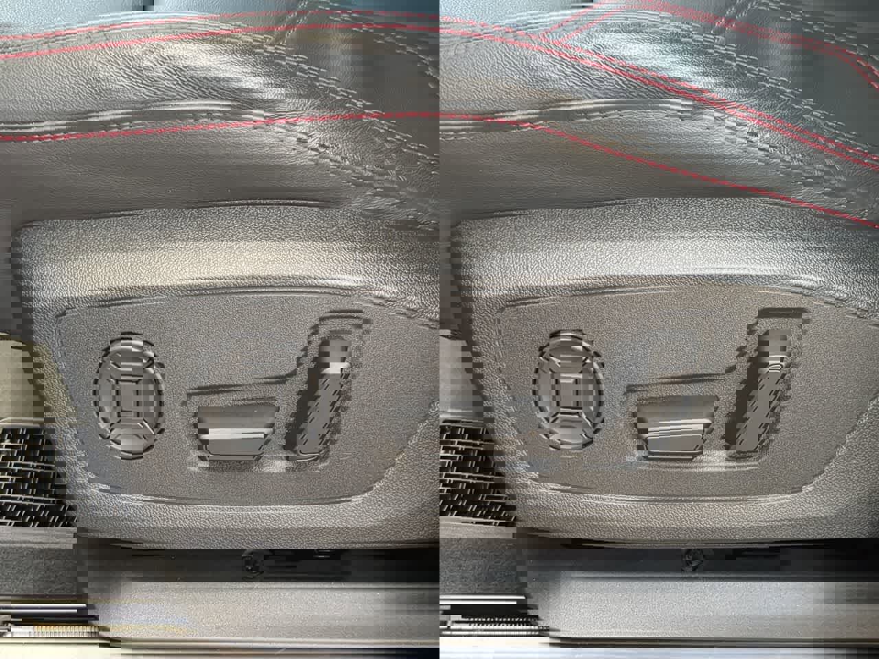 Used 2025 Audi Q3 2.0T Premium Plus w/ Premium Plus Package image 17