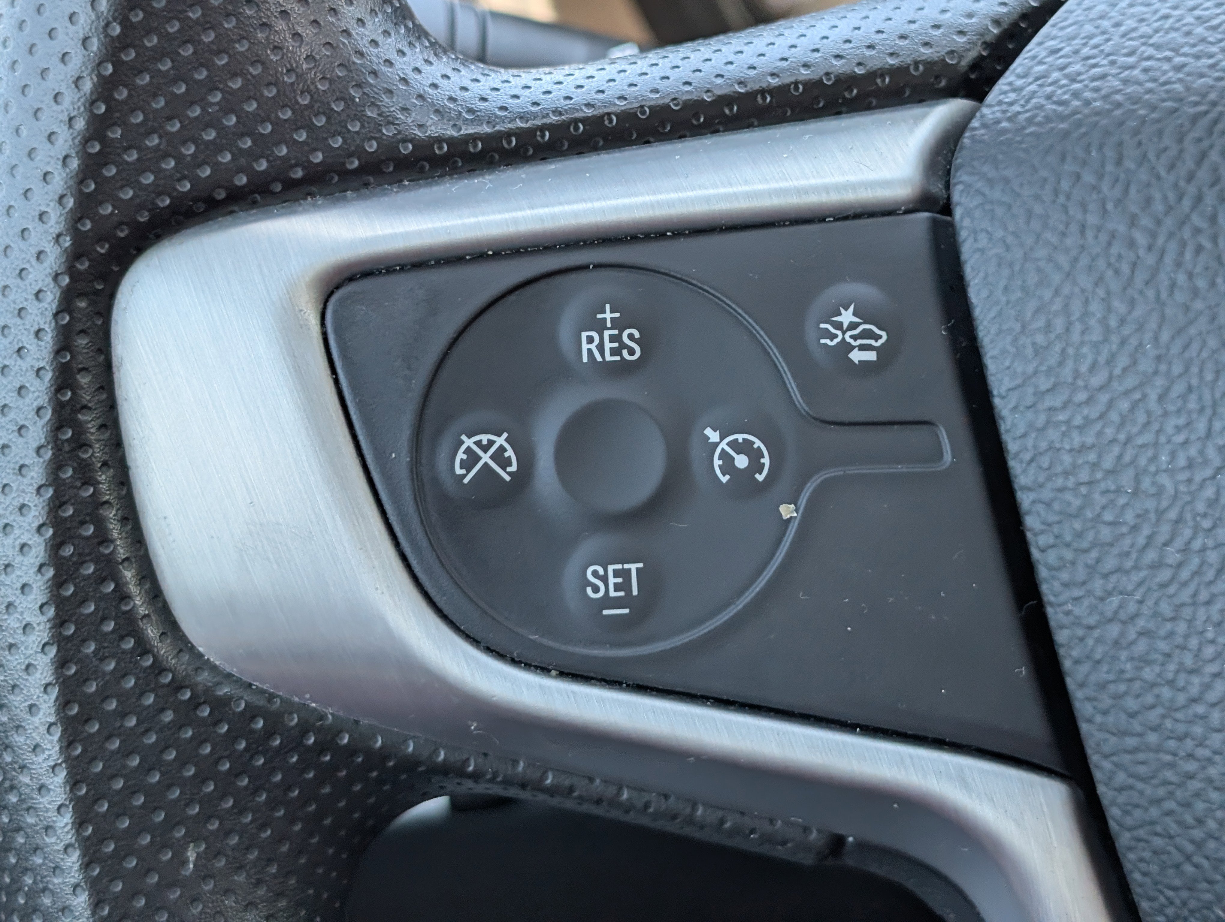 Used 2024 GMC Terrain SLE FWD image 22
