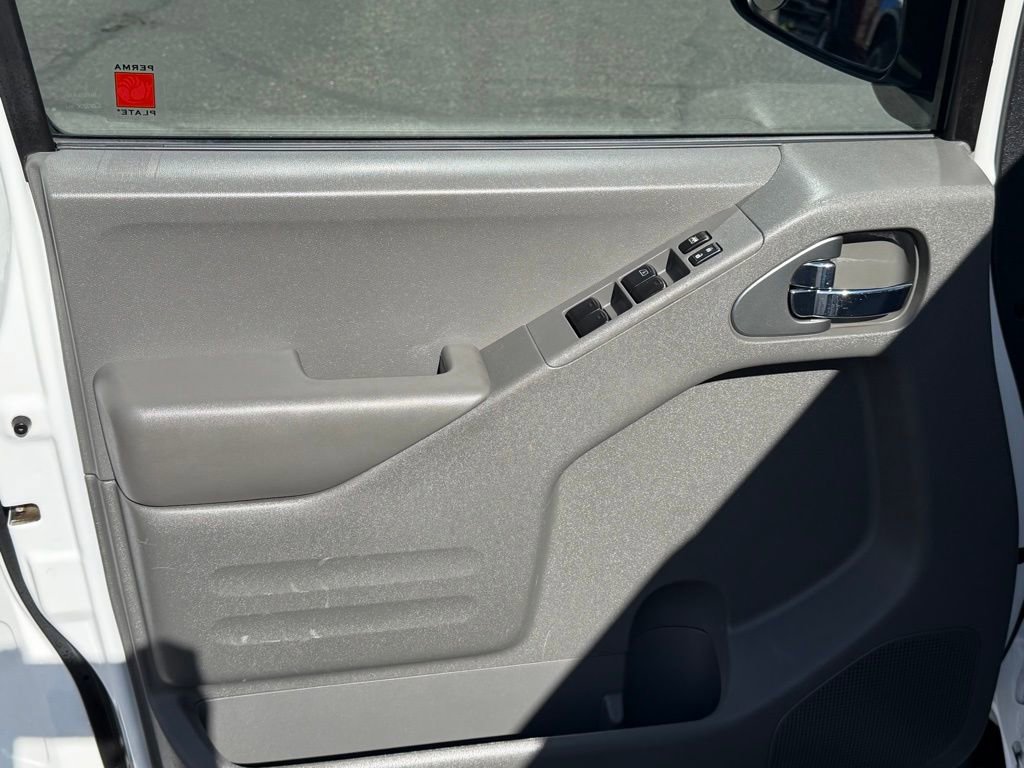 Used 2021 Nissan Frontier SV w/ Midnight Edition Floor Mats image 8