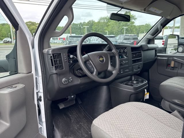 Used 2025 Chevrolet Express 3500 w/ Power Convenience Package RWD image 11