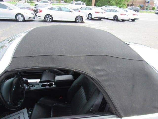 Used 2005 Ford Thunderbird RWD image 31