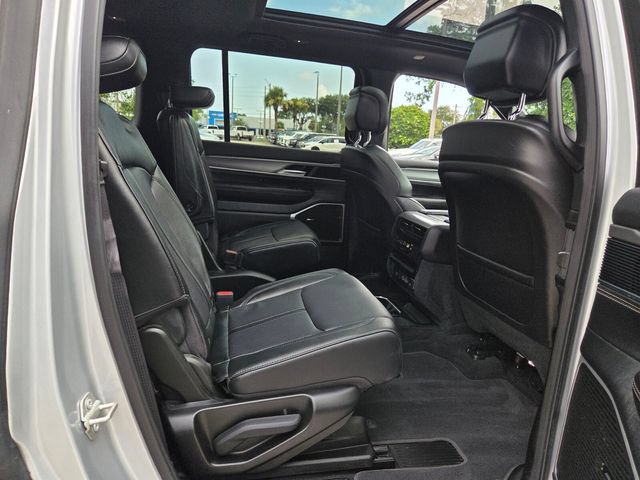 Used 2024 Jeep Wagoneer Series II AWD/4WD image 21