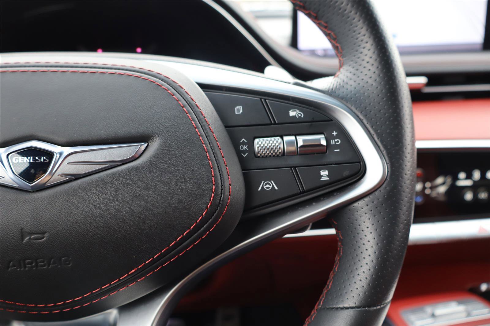 Used 2023 Genesis GV70 2.5T w/ Sport Prestige Package image 19