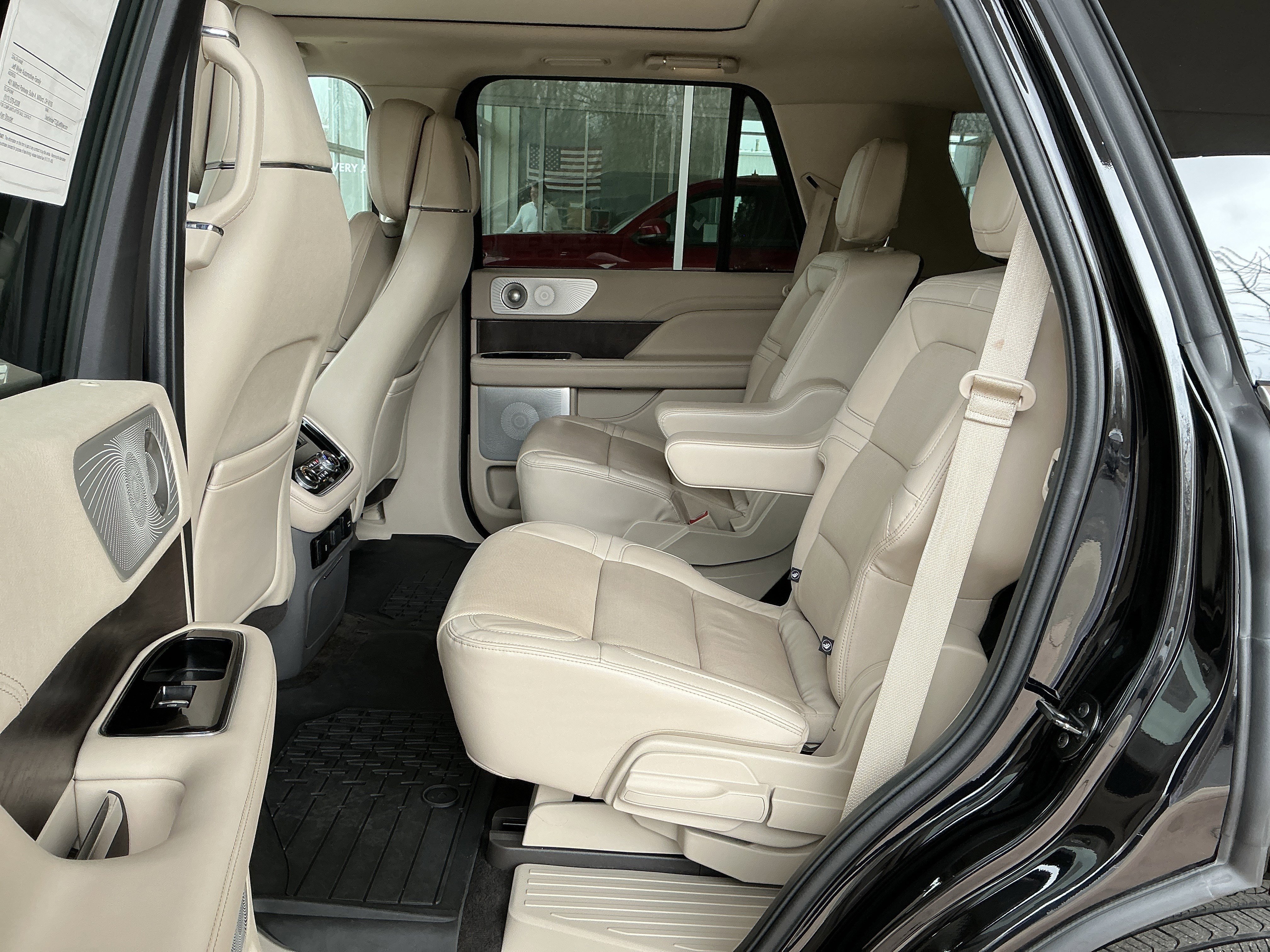 Used 2021 Lincoln Navigator Reserve w/ Luxury Package image 18