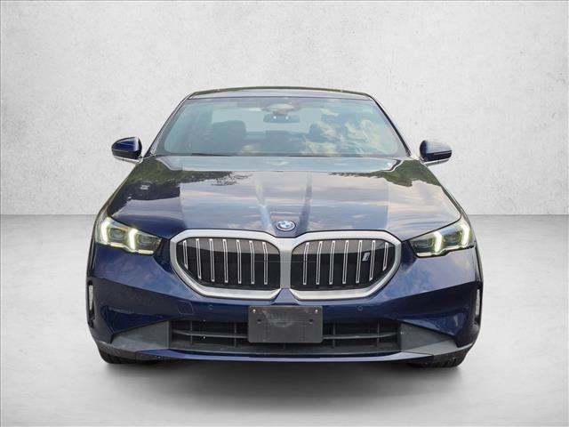 Used 2024 BMW i5 eDrive40i w/ Convenience Package RWD image 2