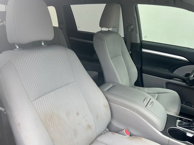 Used 2019 Toyota Highlander LE FWD image 15