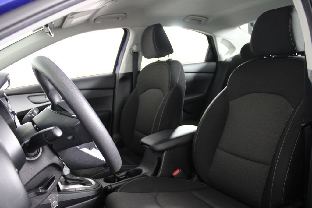 Used 2023 Kia Forte LXS w/ LXS Technology Package FWD image 18