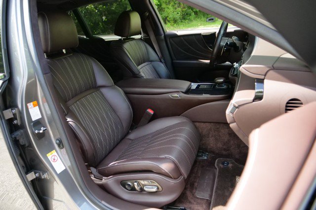 Used 2019 Lexus LS 500 w/ Luxury Package RWD image 45
