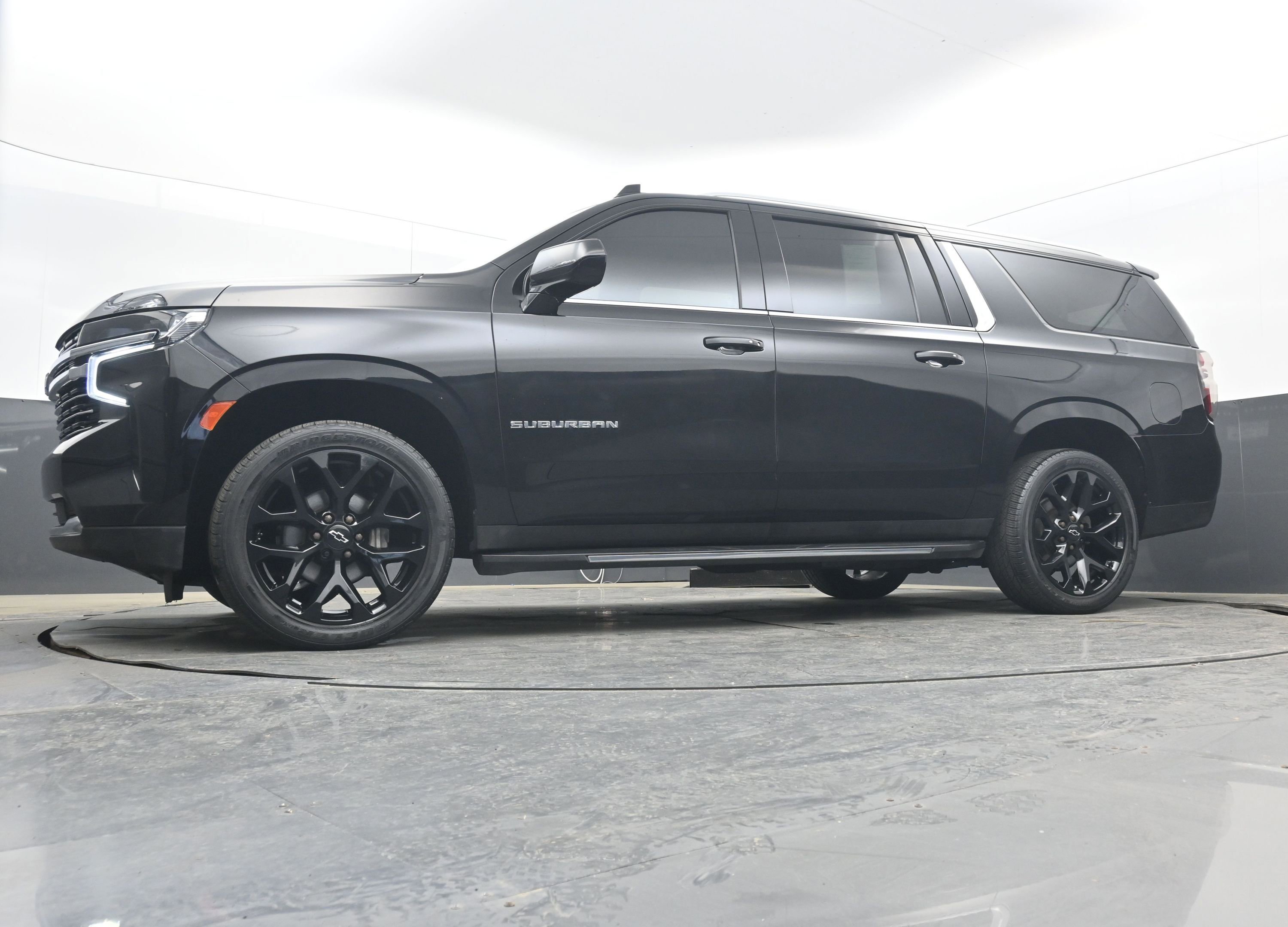 Used 2021 Chevrolet Suburban LT image 26