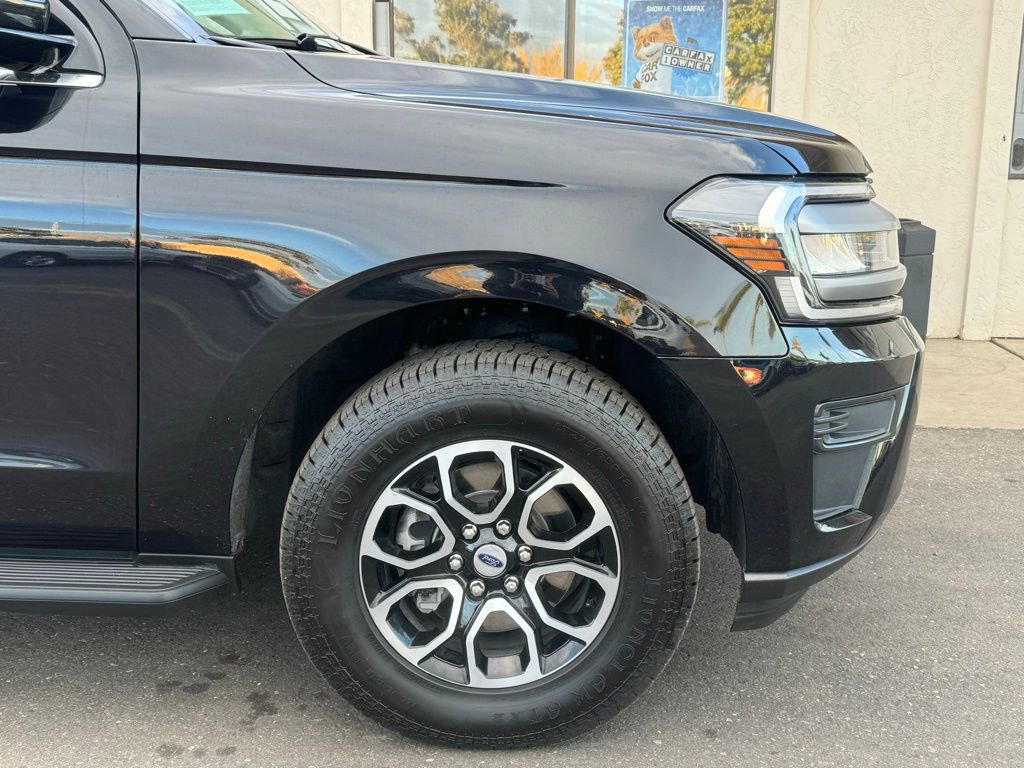 Used 2024 Ford Expedition XLT image 2