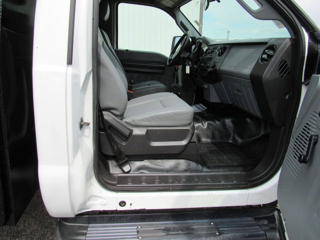 Used 2015 Ford F550 2WD Regular Cab Super Duty image 12