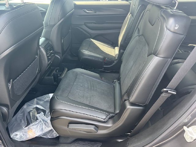 New 2025 Jeep Grand Cherokee L Altitude AWD/4WD image 16