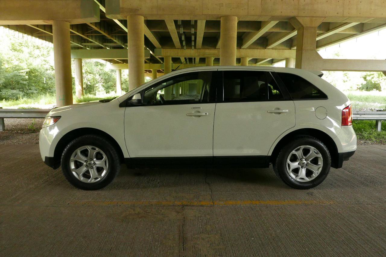 Used 2013 Ford Edge SEL AWD/4WD image 25