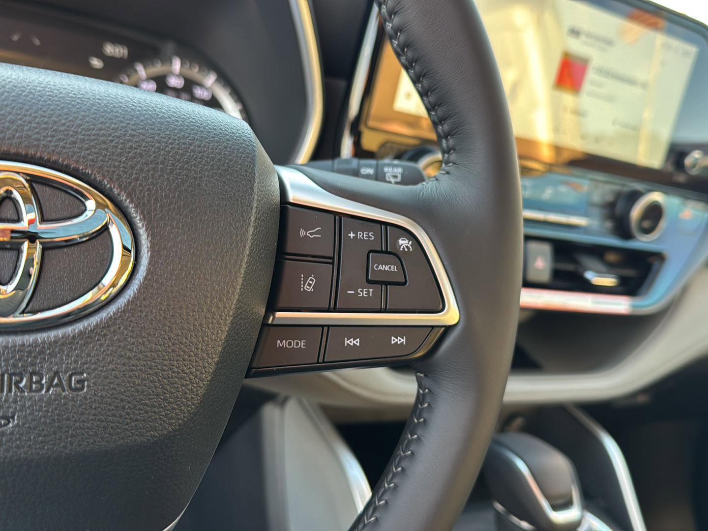 New 2026 Toyota Highlander XLE image 19