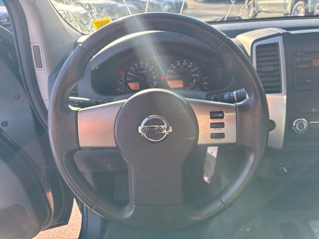 Used 2011 Nissan Frontier SV AWD/4WD image 12