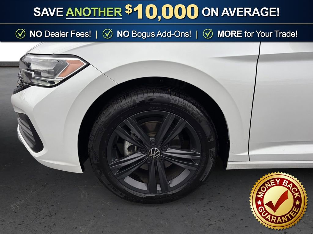 Used 2024 Volkswagen Jetta SE w/ Panoramic Sunroof Package image 13