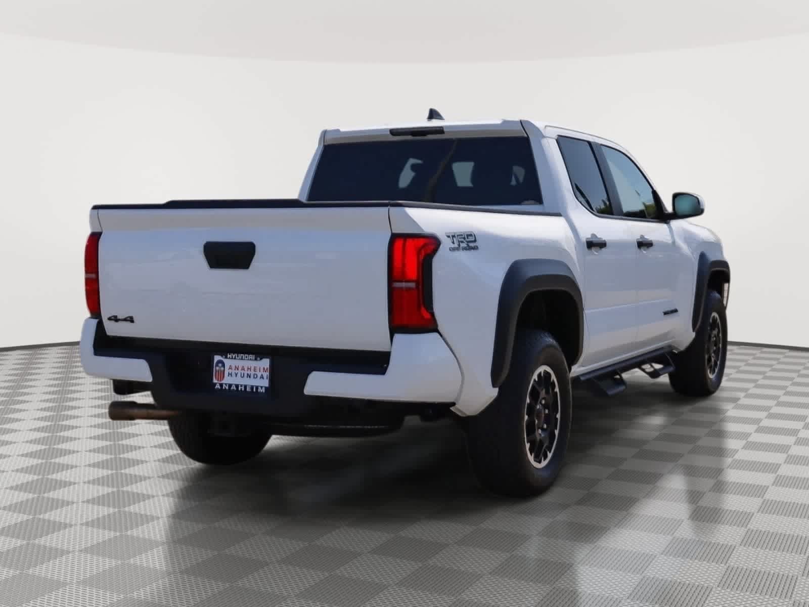 Used 2025 Toyota Tacoma TRD Off-Road AWD/4WD image 7