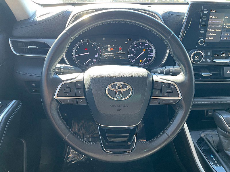 Used 2020 Toyota Highlander XLE image 14