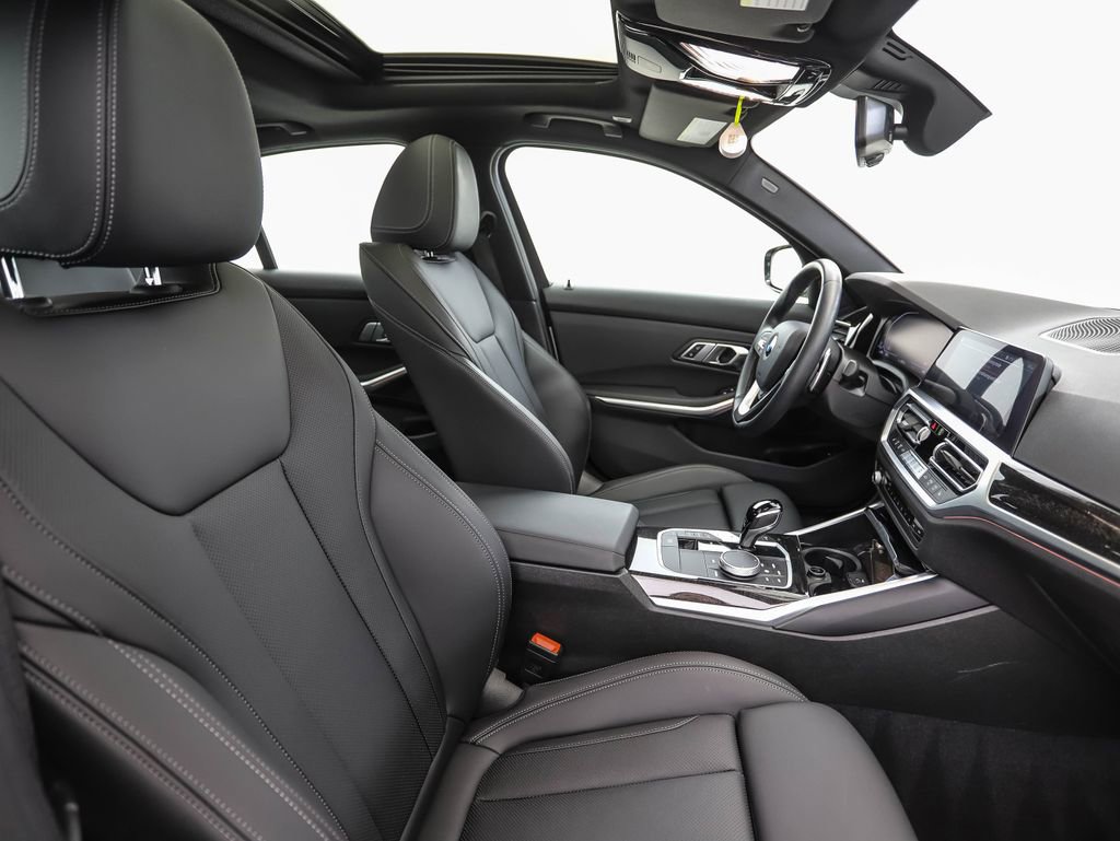 Used 2022 BMW 330i xDrive Sedan w/ Driving Assistance Package image 31