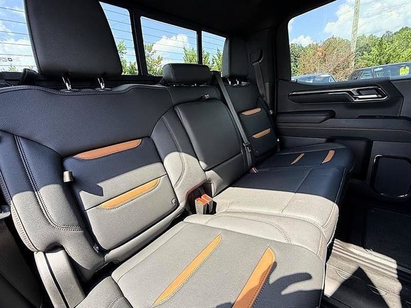 Used 2024 GMC Sierra 1500 AT4 w/ Technology Package AWD/4WD image 34