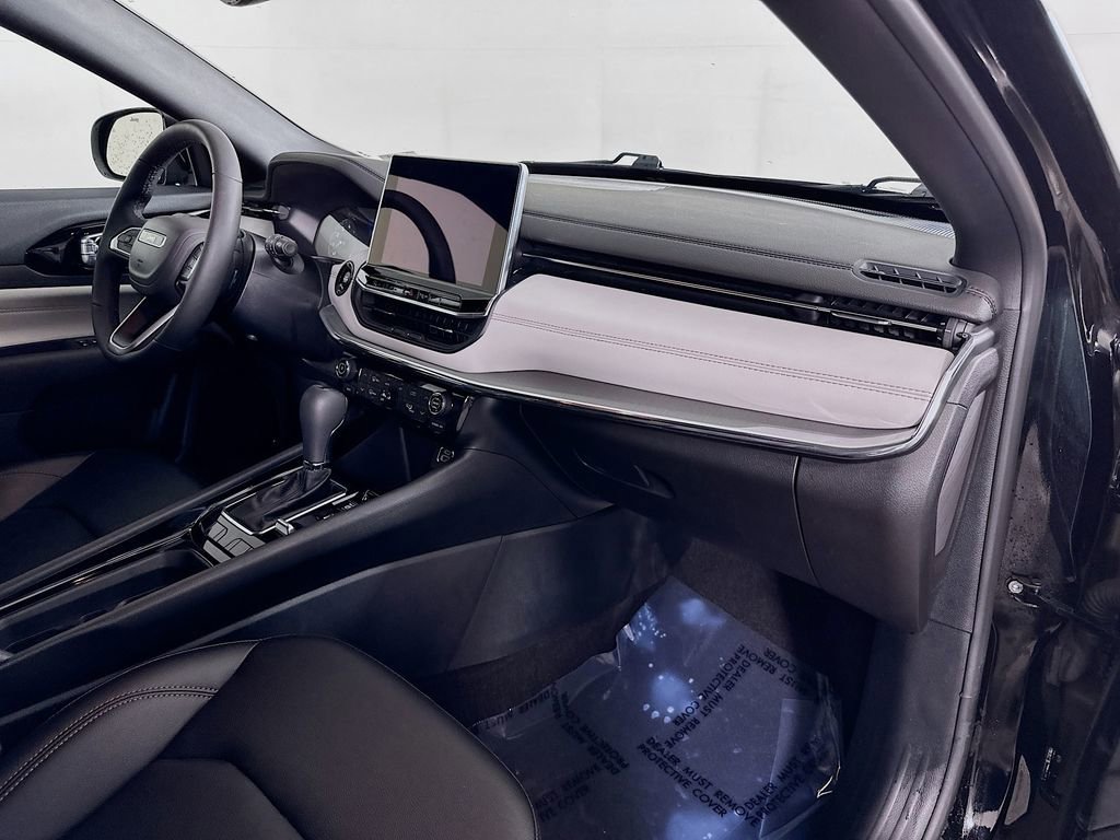 Used 2024 Jeep Compass Limited image 36