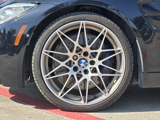 Used 2017 BMW M4 Coupe w/ Competition Package RWD image 11