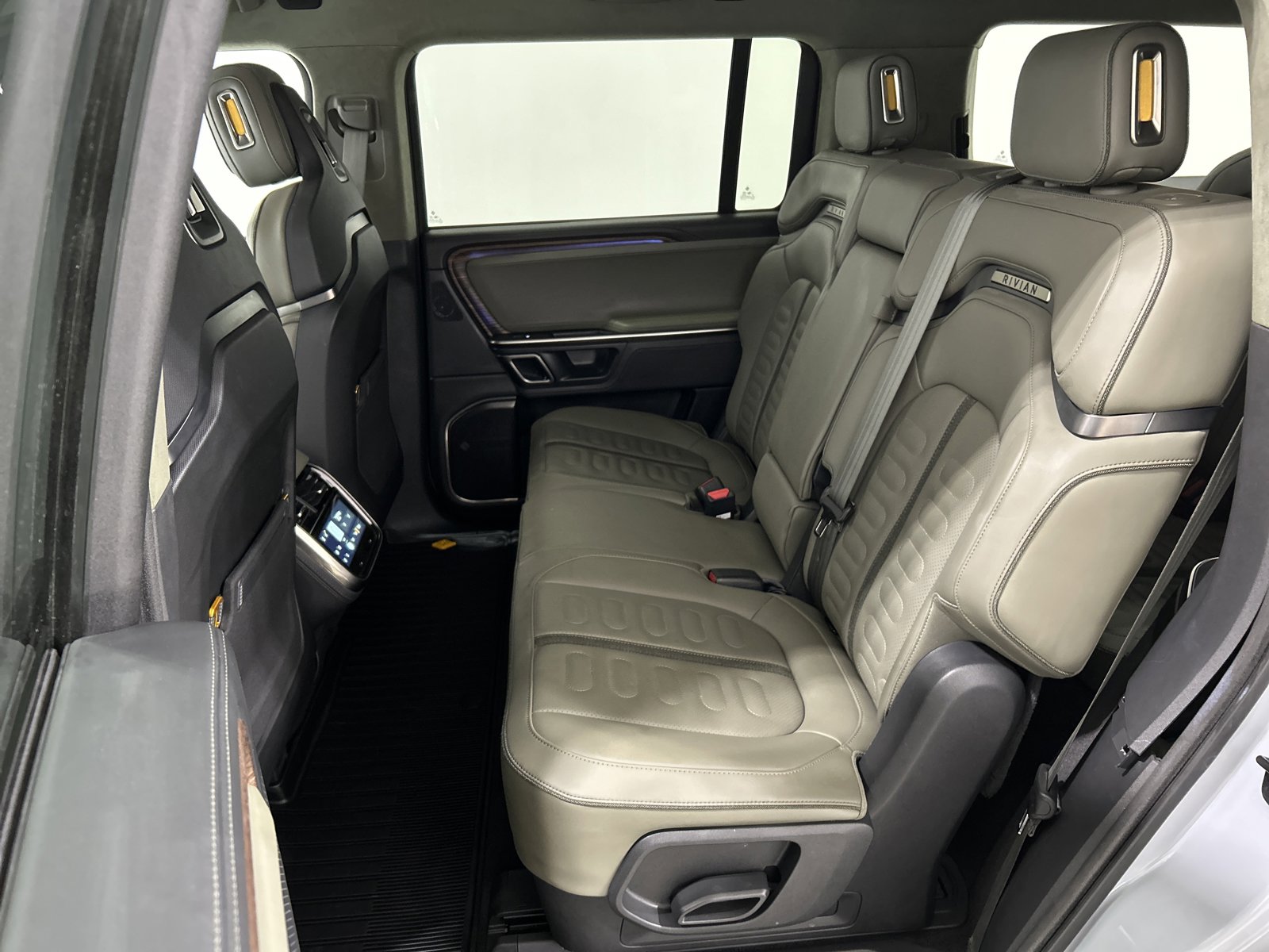 Used 2023 Rivian R1S Adventure AWD/4WD image 21