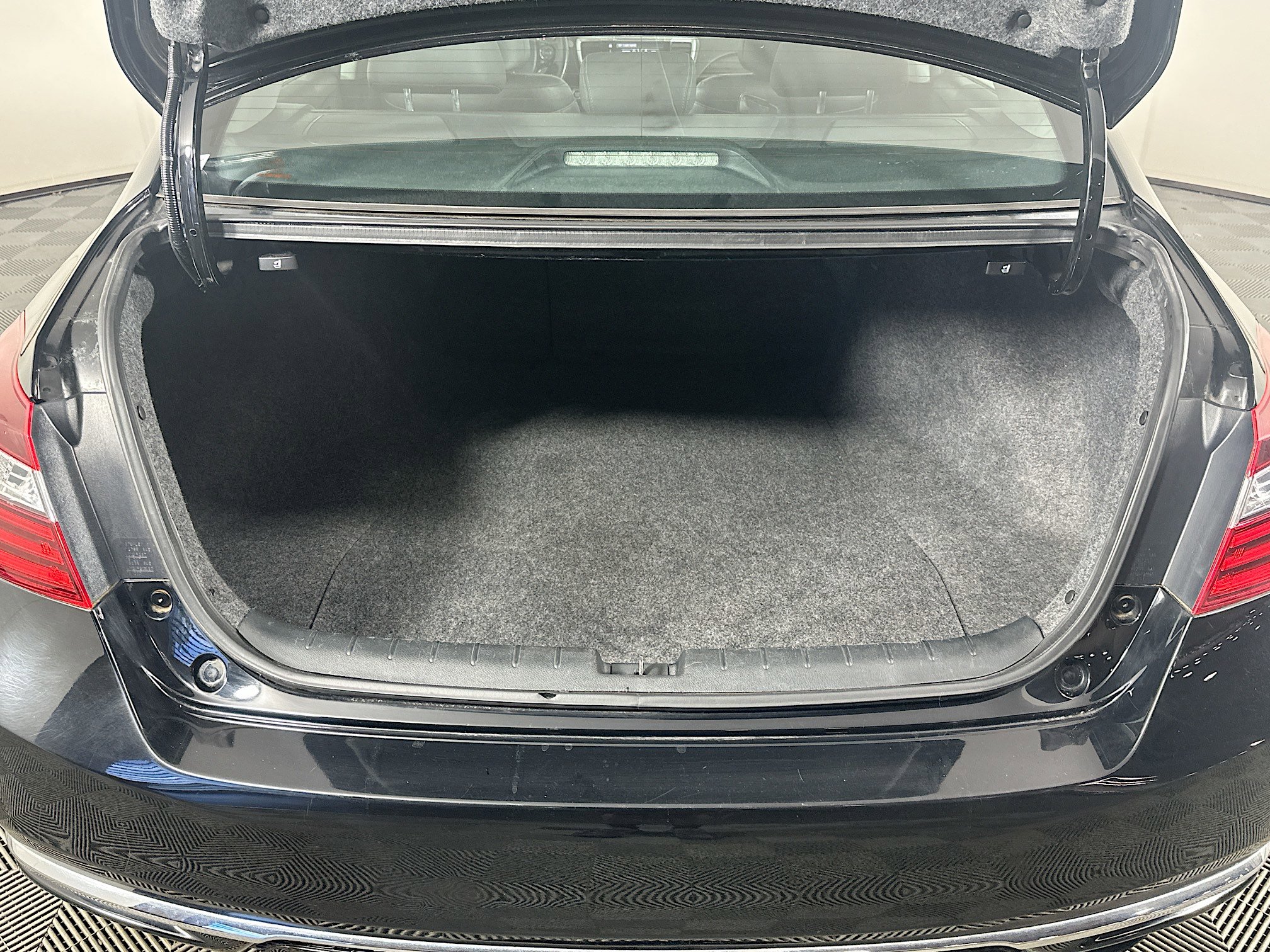 Used 2016 Honda Accord EX-L image 28