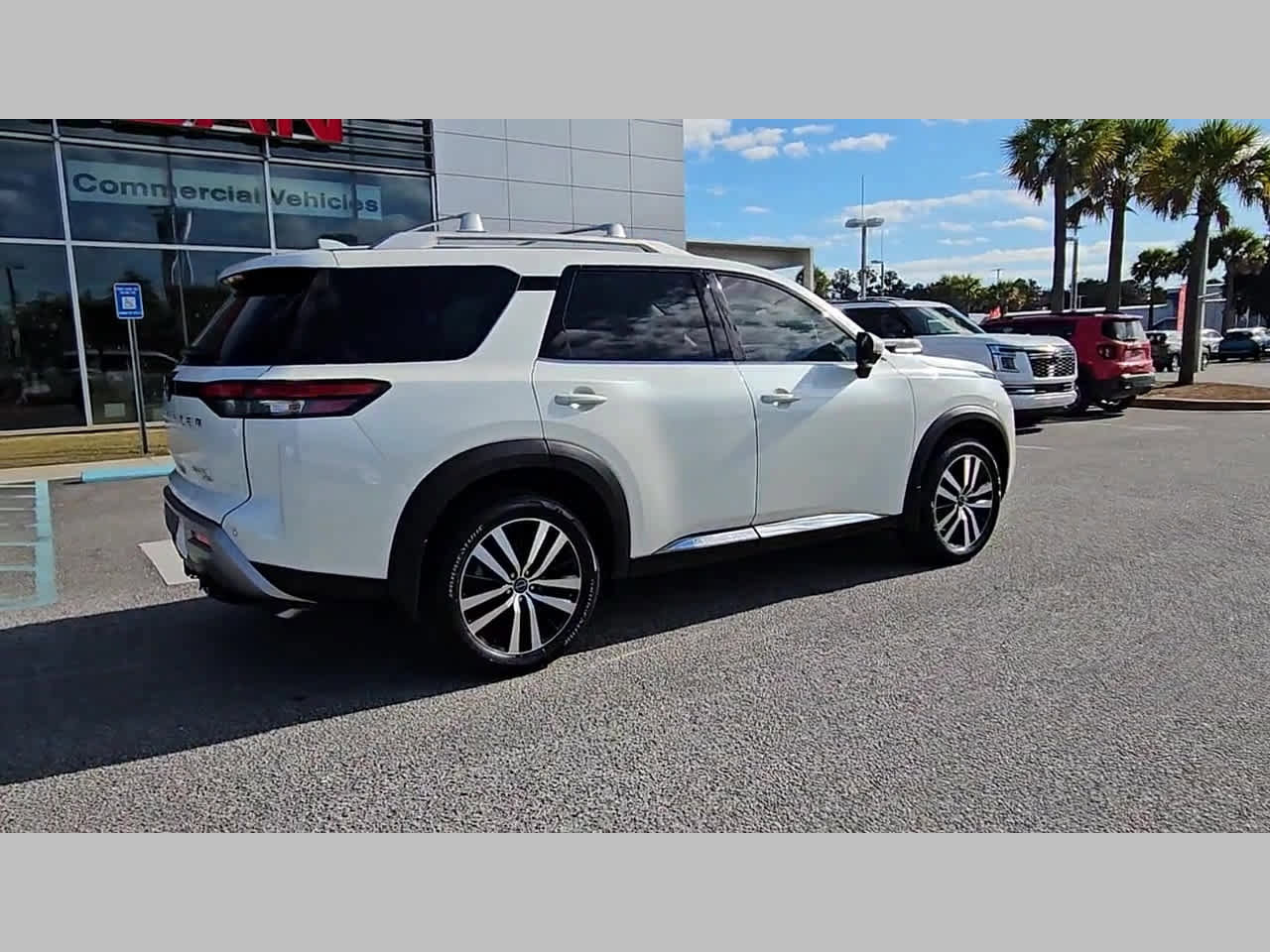 Used 2024 Nissan Pathfinder Platinum w/ Cargo Package image 36