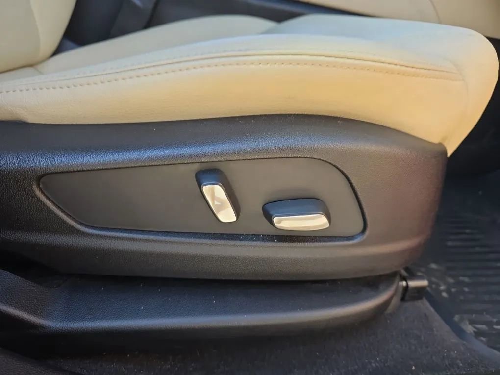 Used 2019 Cadillac XT5 AWD image 47