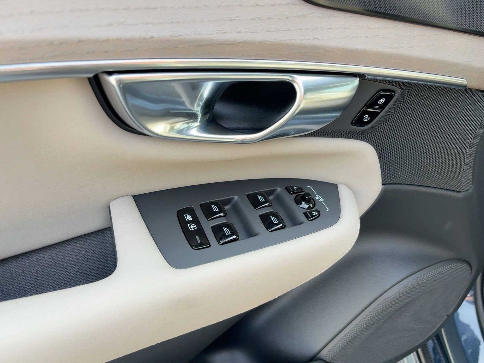 New 2026 Volvo XC90 T8 Ultra image 12