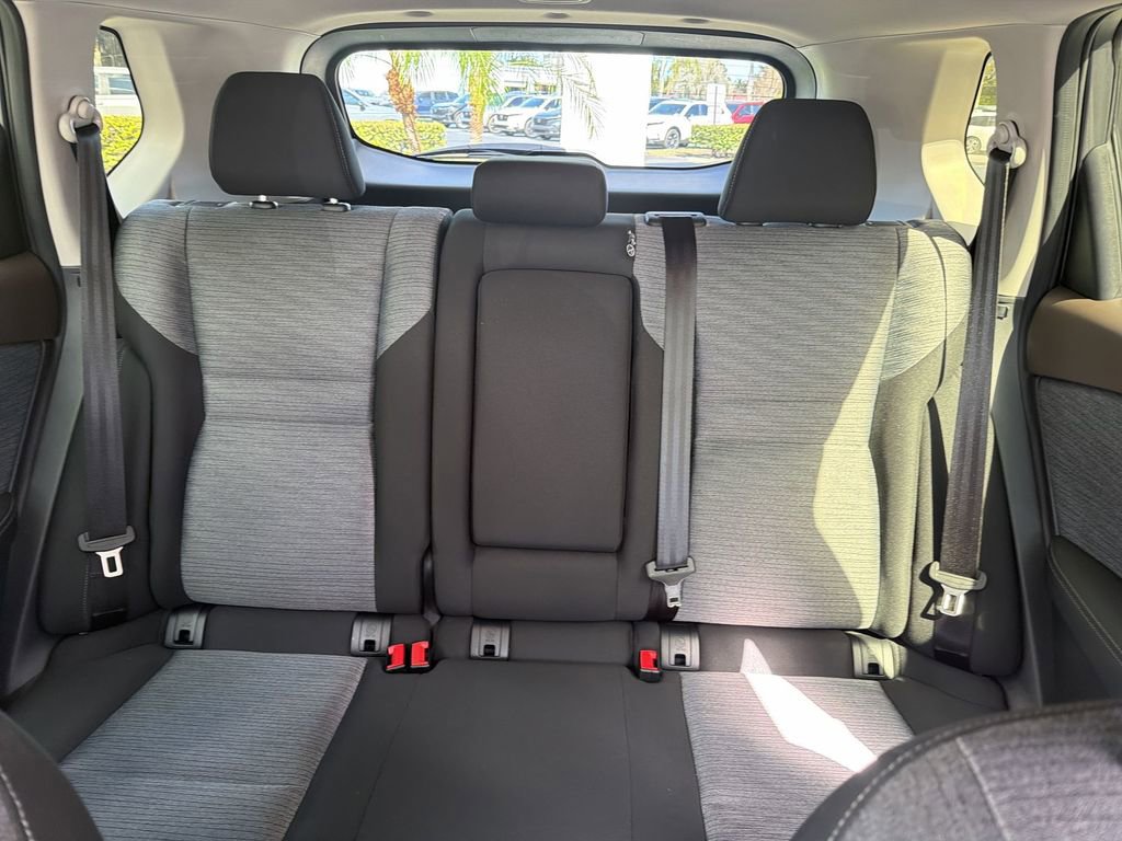 Used 2023 Nissan Rogue SV image 14