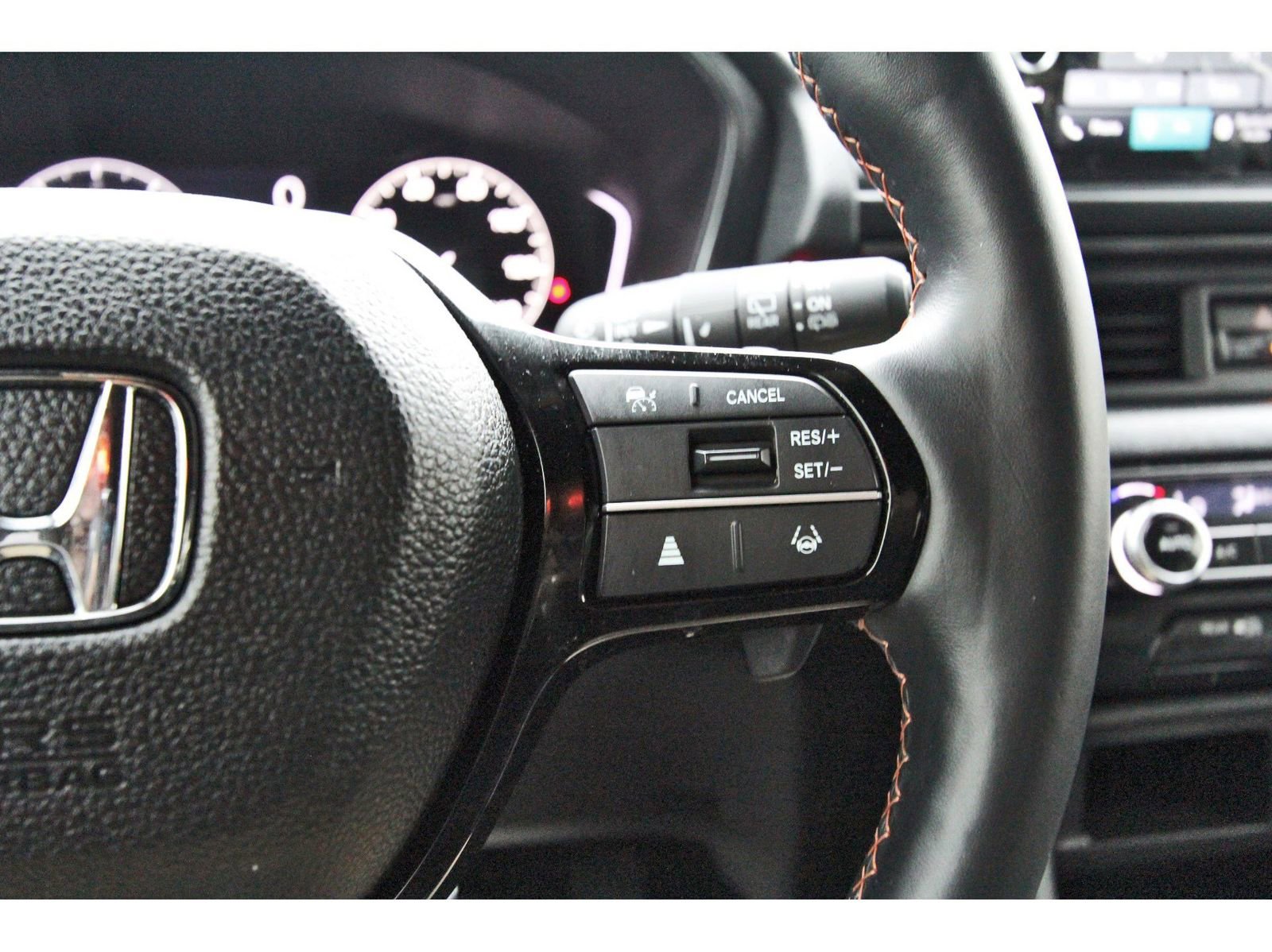 Used 2025 Honda Pilot TrailSport image 25