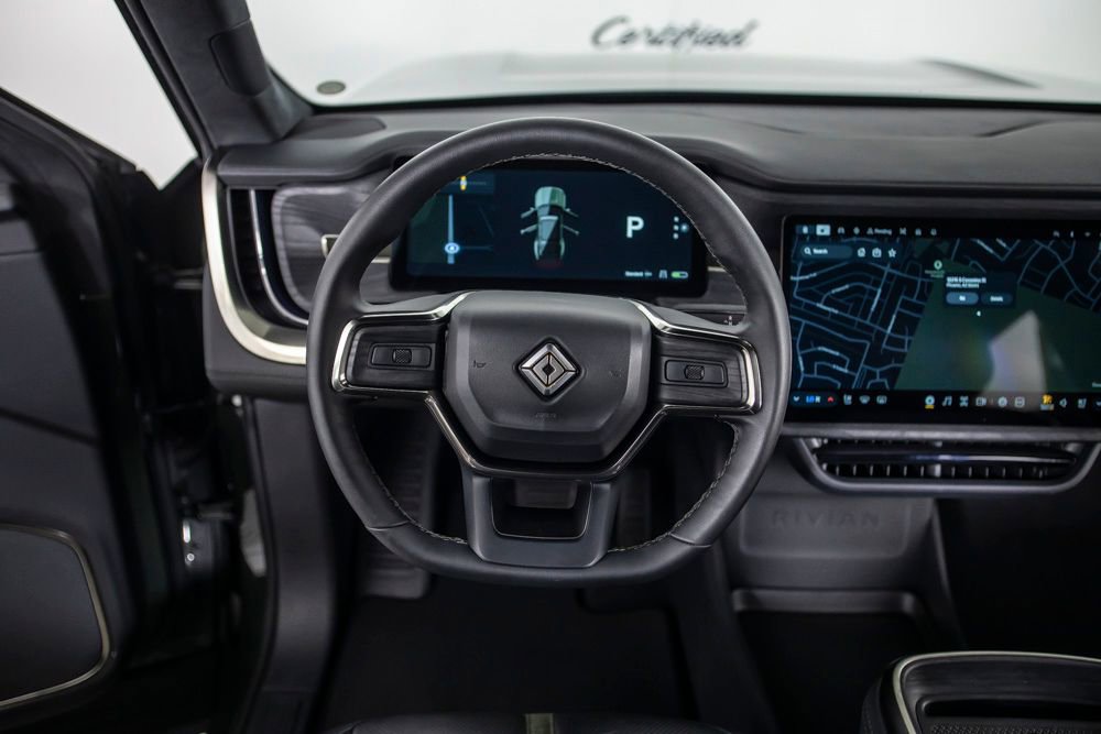 Used 2025 Rivian R1S Adventure AWD/4WD image 32