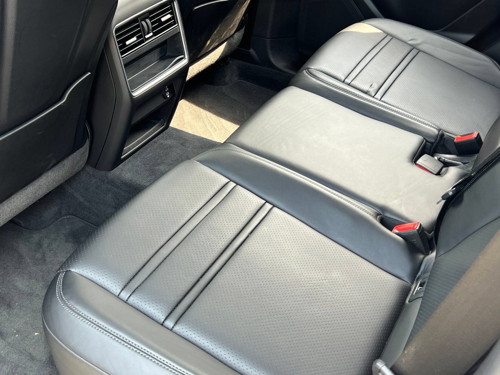Certified 2023 Porsche Cayenne AWD/4WD image 20