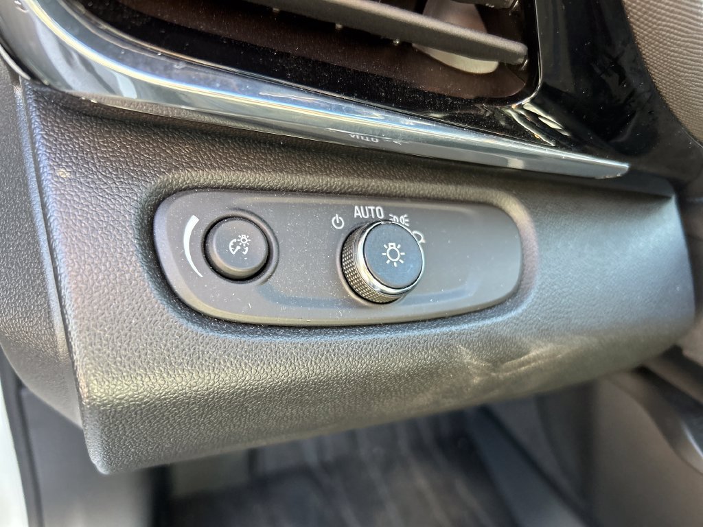 Used 2025 Buick Envista Sport Touring w/ Convenience I Package FWD image 20