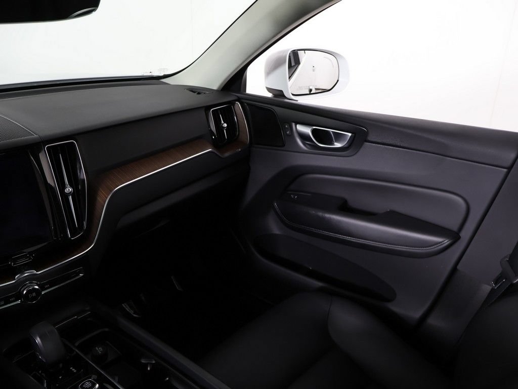 Used 2023 Volvo XC60 B5 Plus w/ Climate Package AWD/4WD image 38