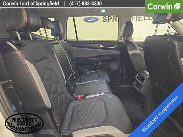 Used 2024 Volkswagen Atlas Peak Edition SE AWD/4WD image 11