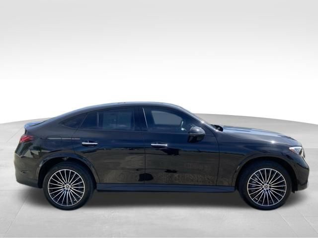 Used 2025 Mercedes-Benz GLC 300 4MATIC image 5