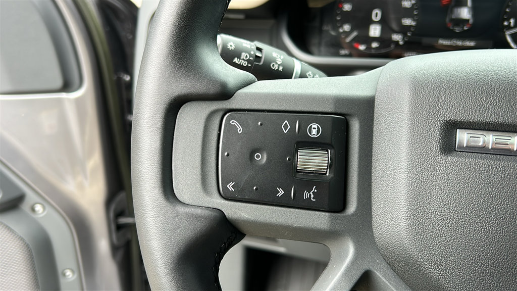 Certified 2024 Land Rover Defender 110 X-Dynamic SE AWD/4WD image 12