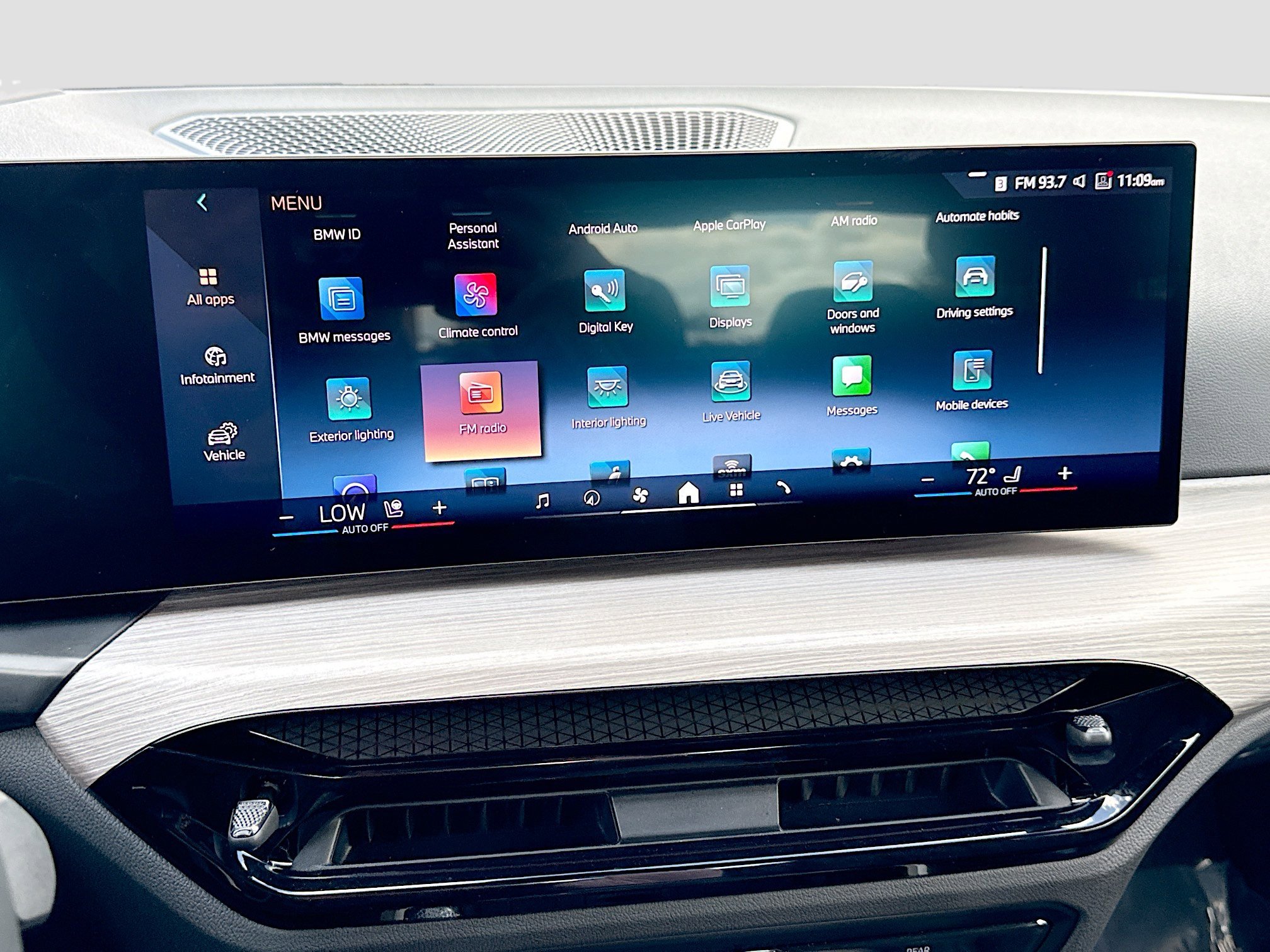 Used 2025 BMW 330i Sedan image 30